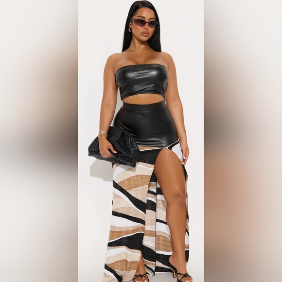 Fashion Nova Dresses & Skirts - Fashion Nova Black and Tan Asymmetrical Skirt